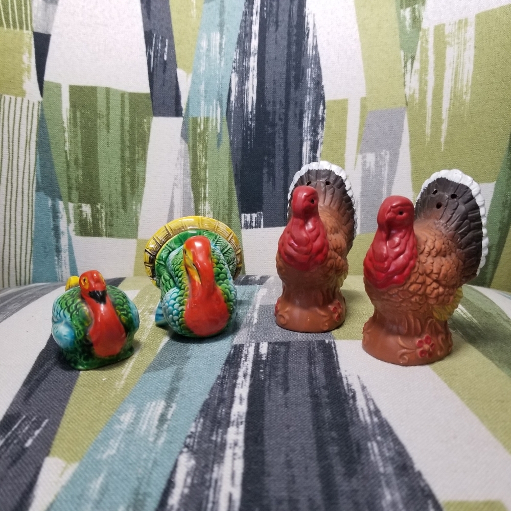 Vtg Turkey Salt And Pepper Shakers Made In Japan 2 Sets Colourful & Festive